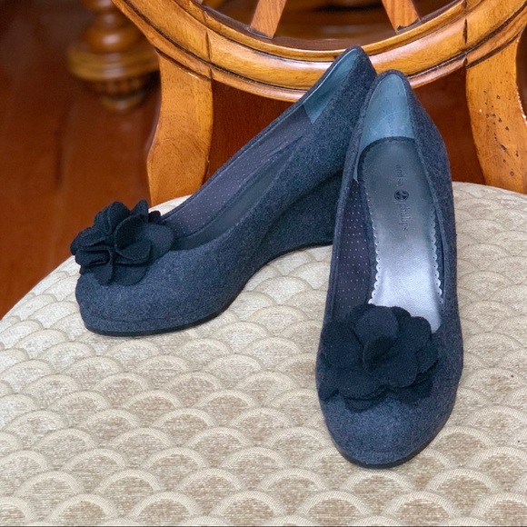 Lindsay Phillips Shoes - Lindsay Phillips Kristen Wedge Dark Grey Flannel